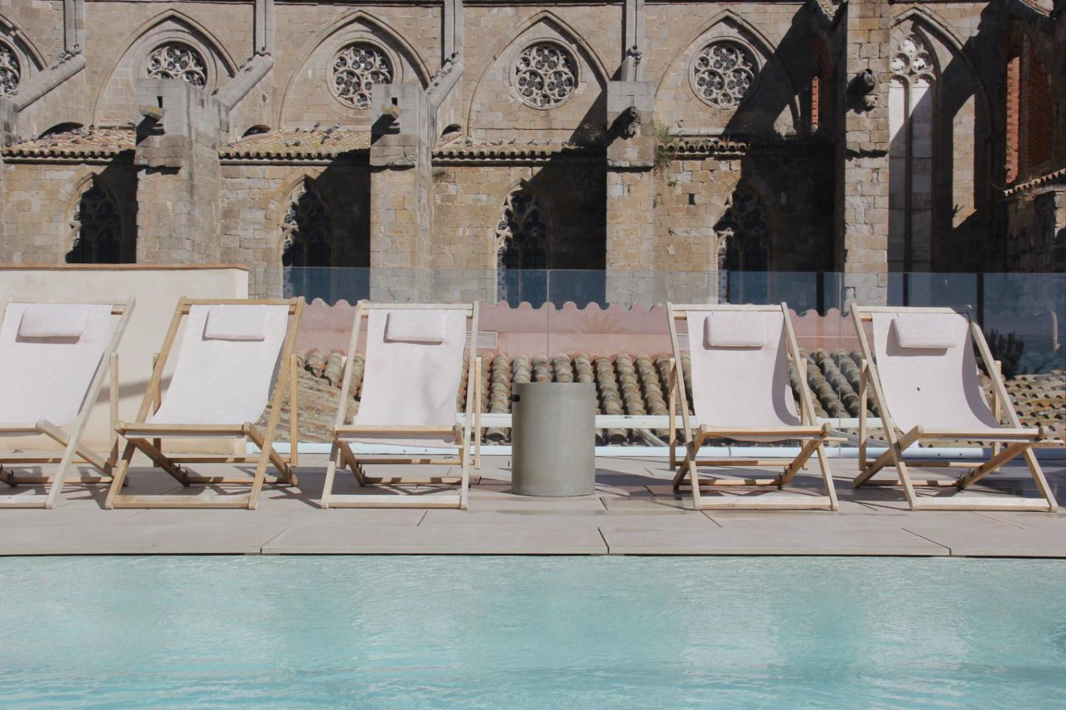 Rooftop pool of boutique hotel Palau Macelli 