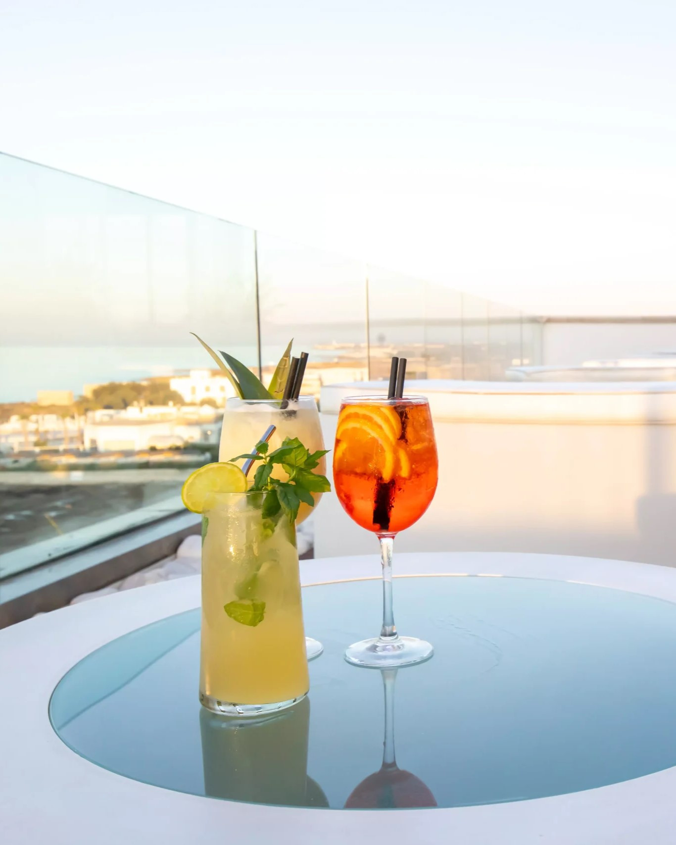 Terraza con vistas al mar en Puglia 