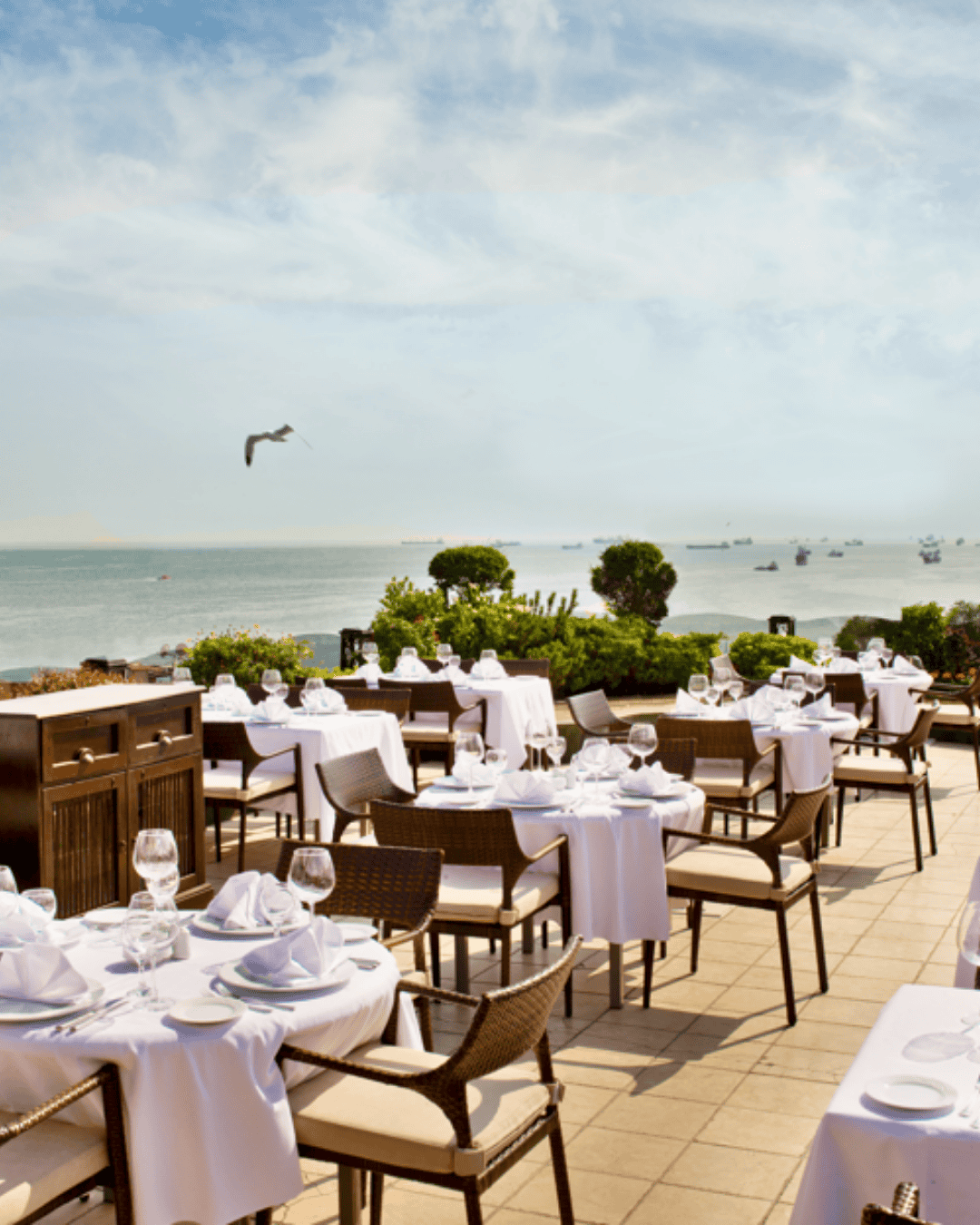 Panoramic terrace with sea views at museum hotel Eresin Hotel Sultanahmet in Istambul
