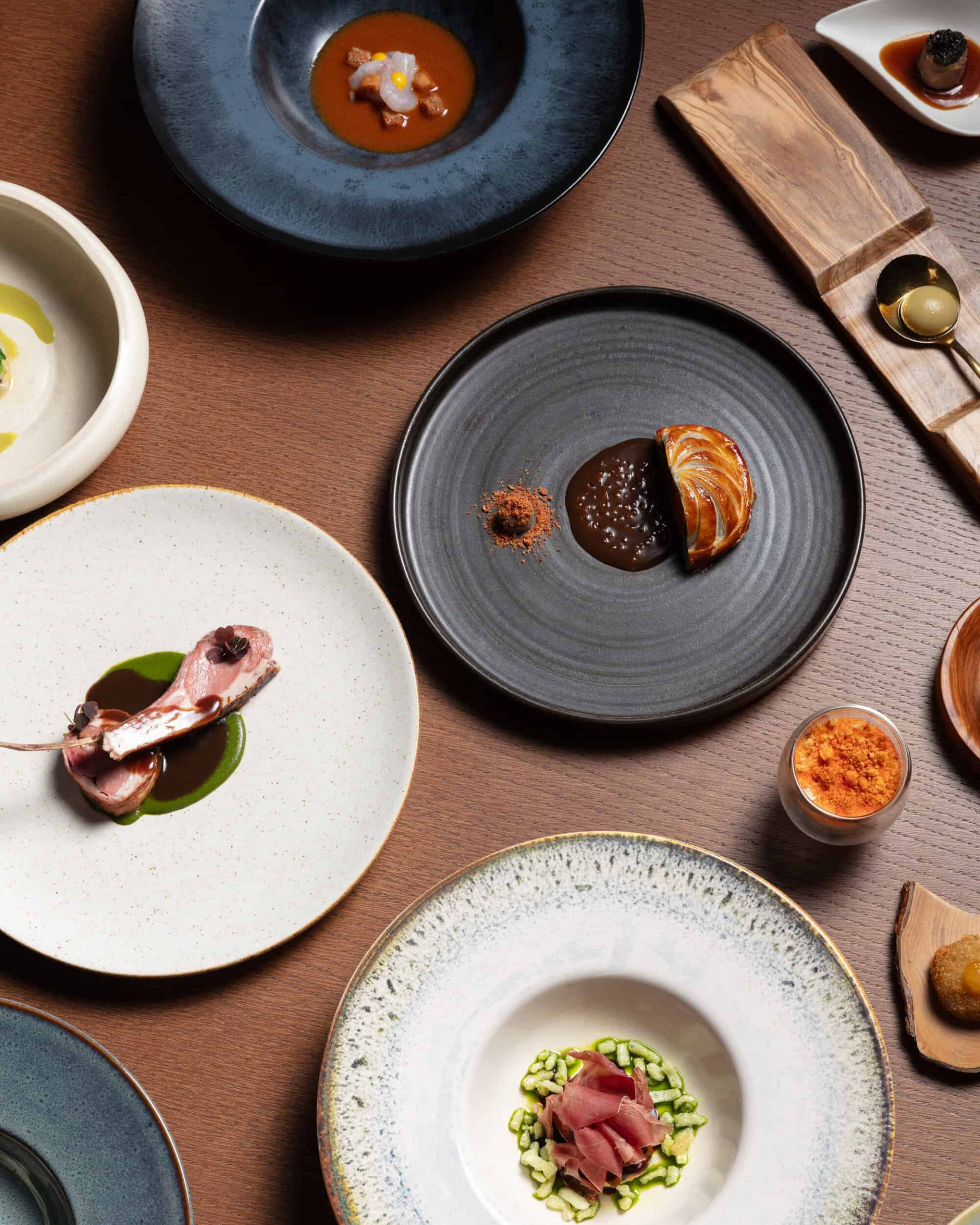 Restaurante Acebuche, platos gastronómicos reconocidos por la Guía Michelin en Baeza, Jaén. 